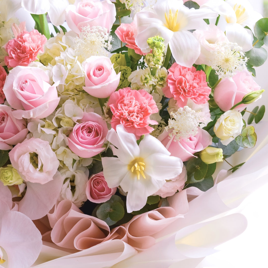 Belle Neige Hand Bouquet image 4