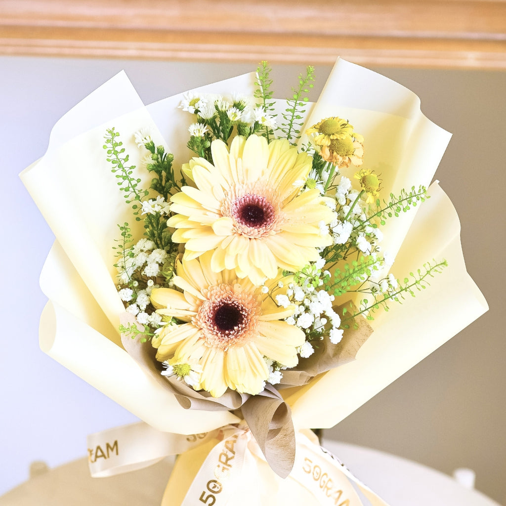 Petal Pop Champagne Daisy Hand Bouquet image 5