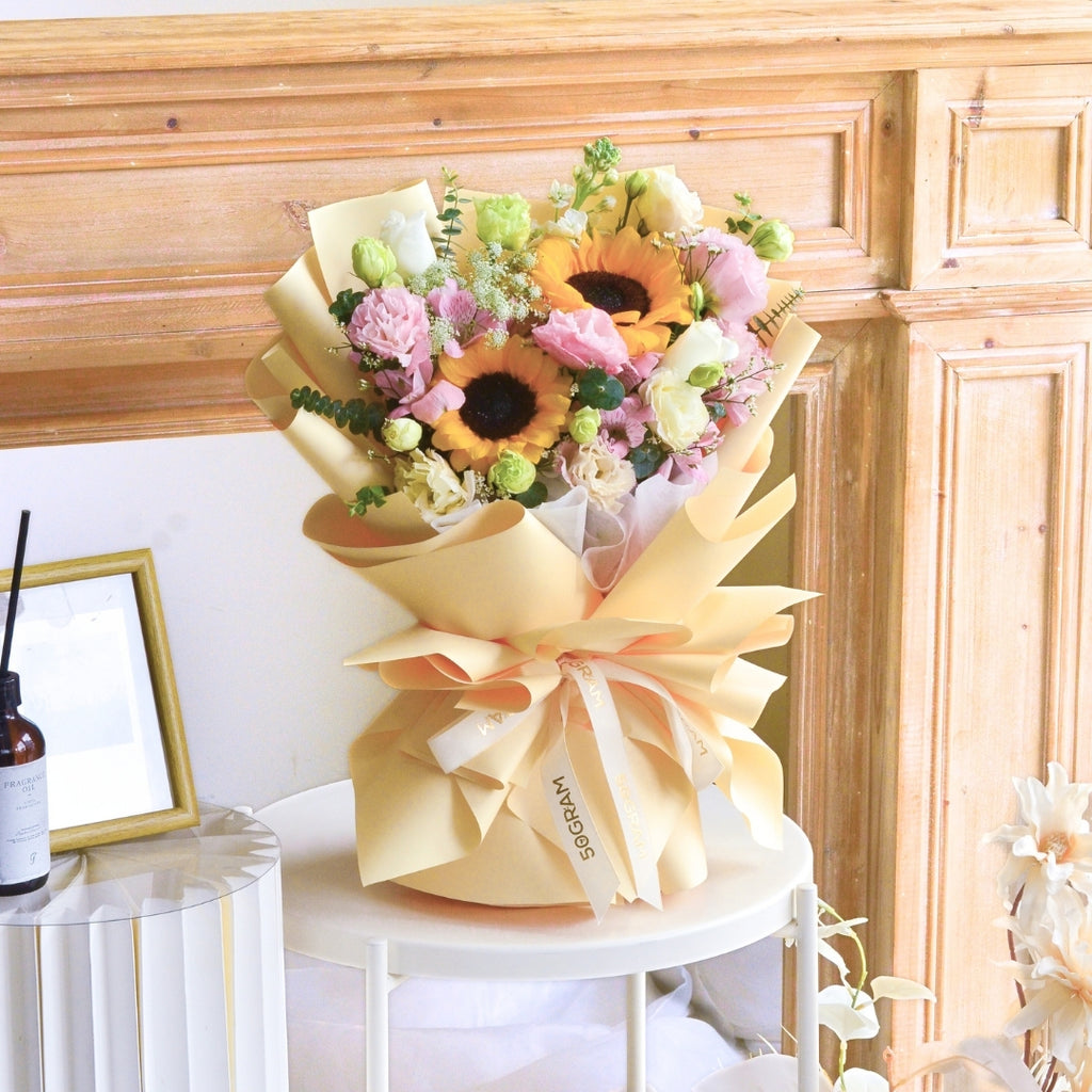 Bloom Zoom Hand Bouquet image 10