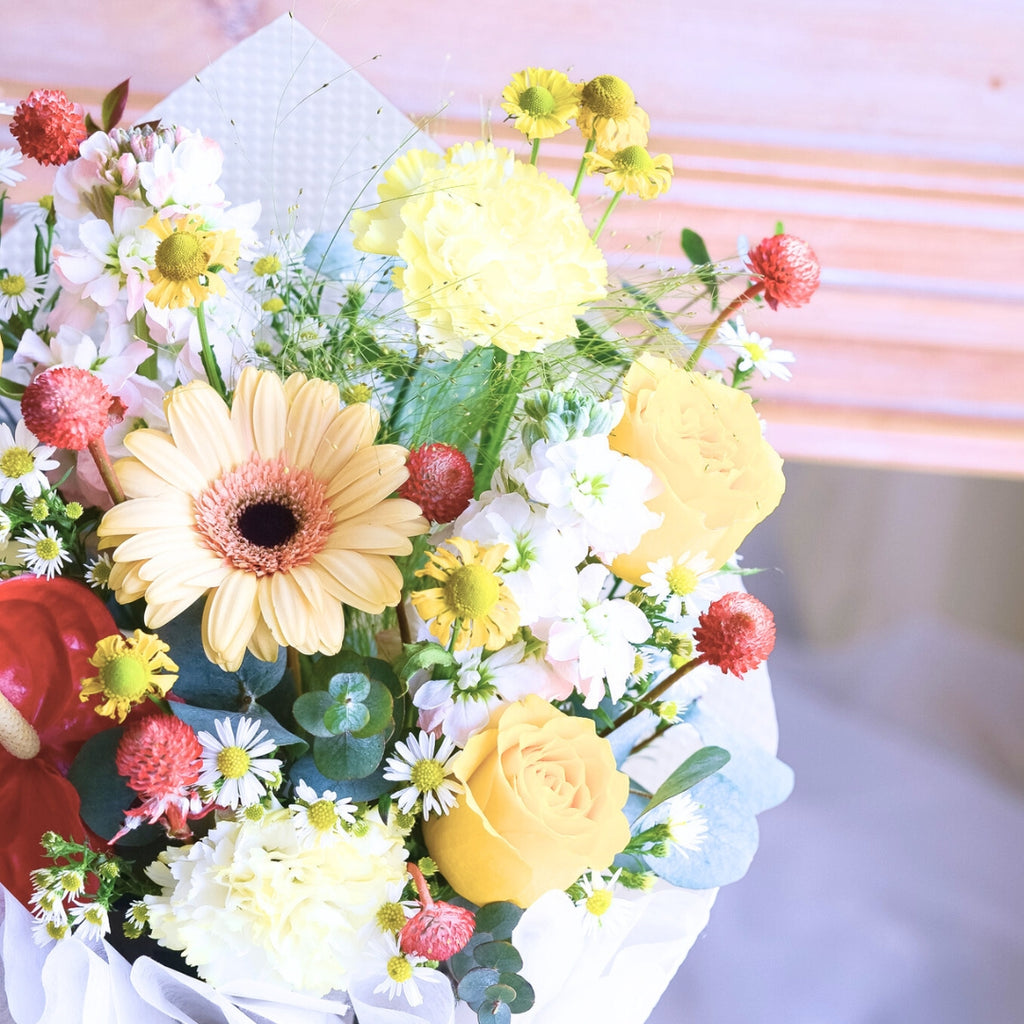 Sunset Motion Milky Daisy Hand Bouquet image 7