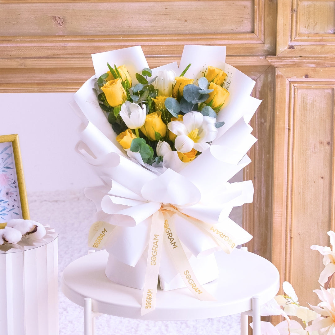 Ivory Delight Yellow Roses Hand Bouquet image 3