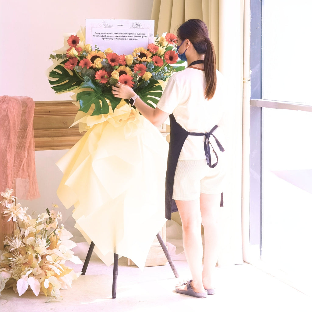 Golden Delicate | Opening Stand image 7