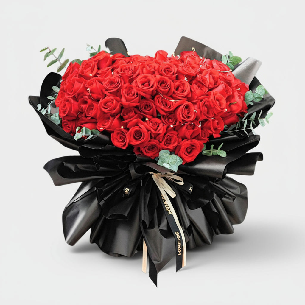 Luxuriante 99 Roses Marriage Proposal Hand Bouquet - Black image 0
