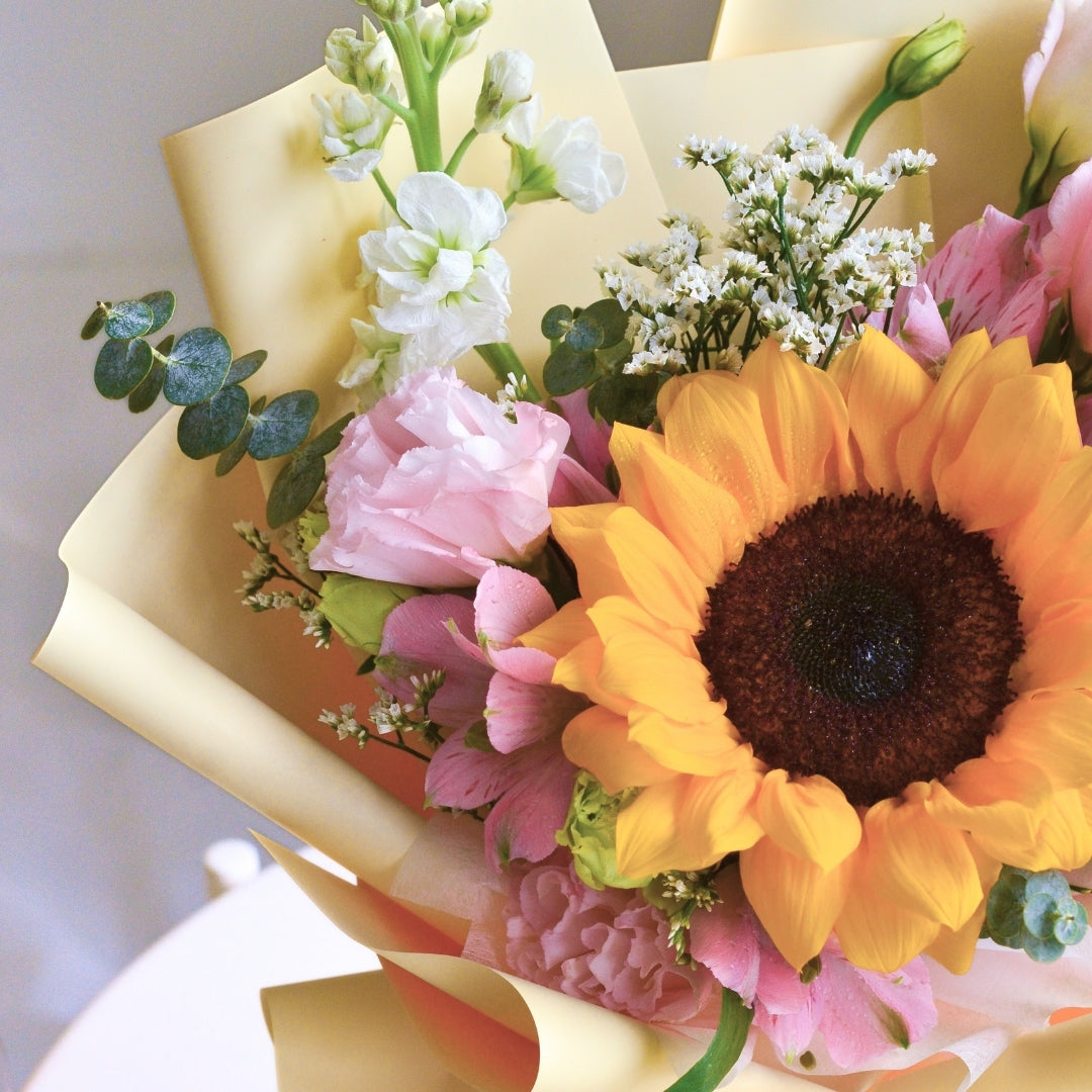 Bloom Zoom Hand Bouquet image 4