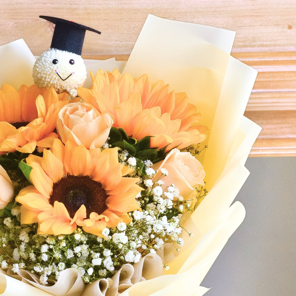 Sunny Up Sunflower Bouquet | Hand Bouquet image 9