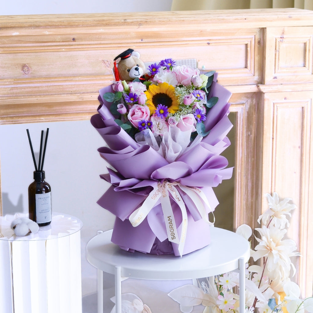 Turning Tassels Hand Bouquet image 4