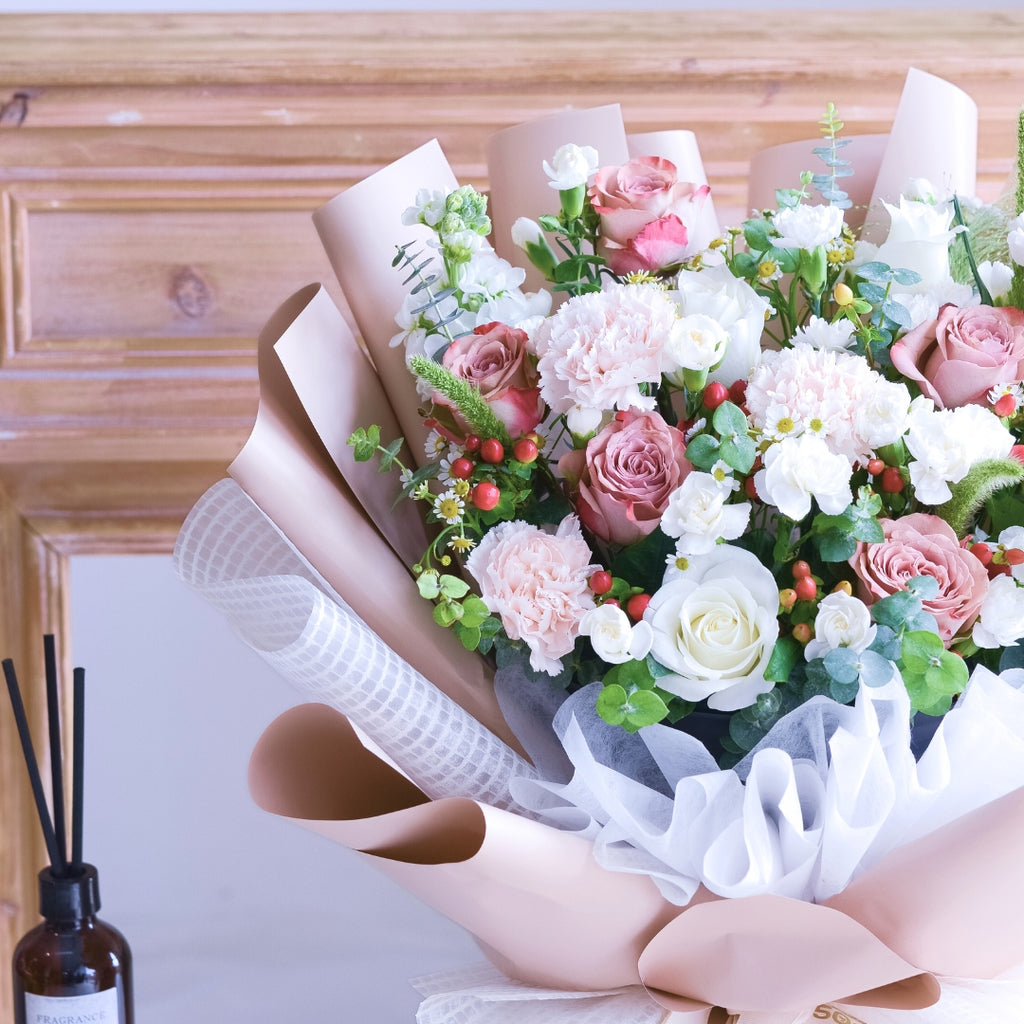 Neutral Muse Cappuccino Roses Hand Bouquet image 7
