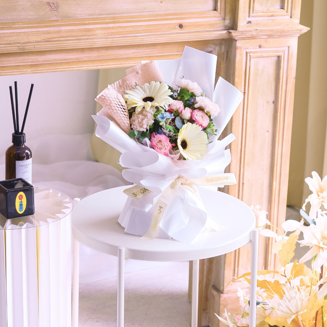 Maison Andrea White Daisy Hand Bouquet image 16