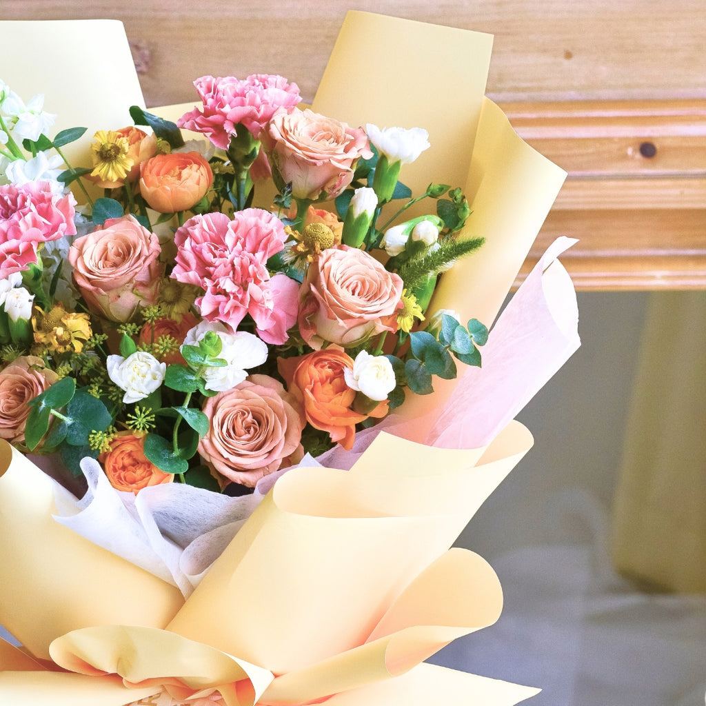 Caramel Cloud Cappuccino Roses Hand Bouquet image 6